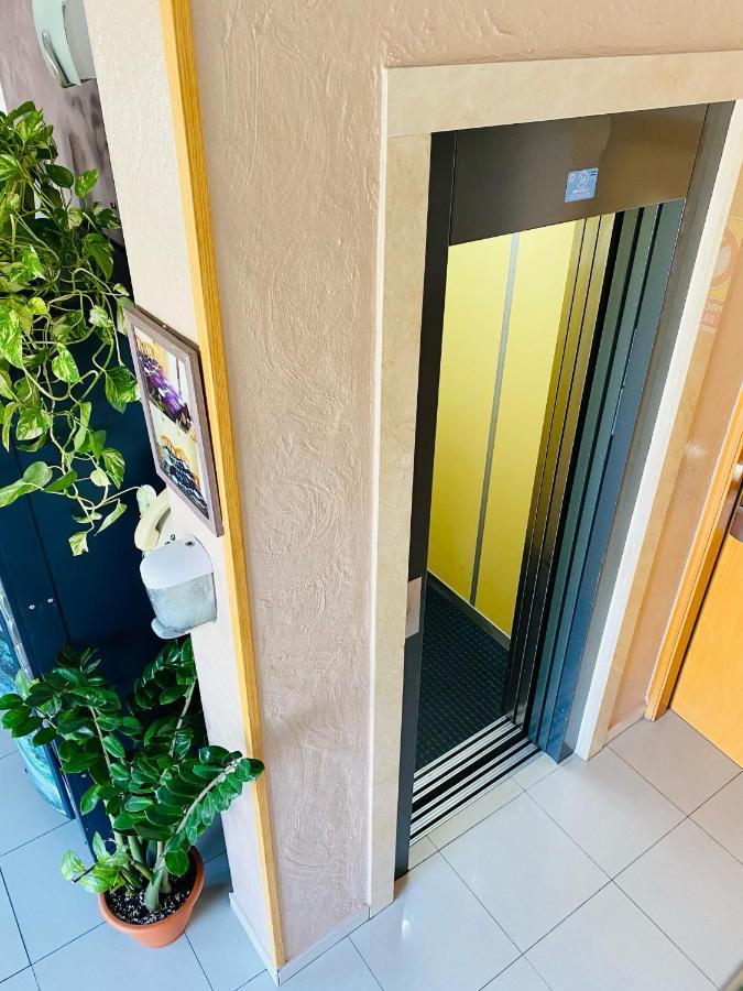 Hostal L'Anfora Dénia Exterior foto