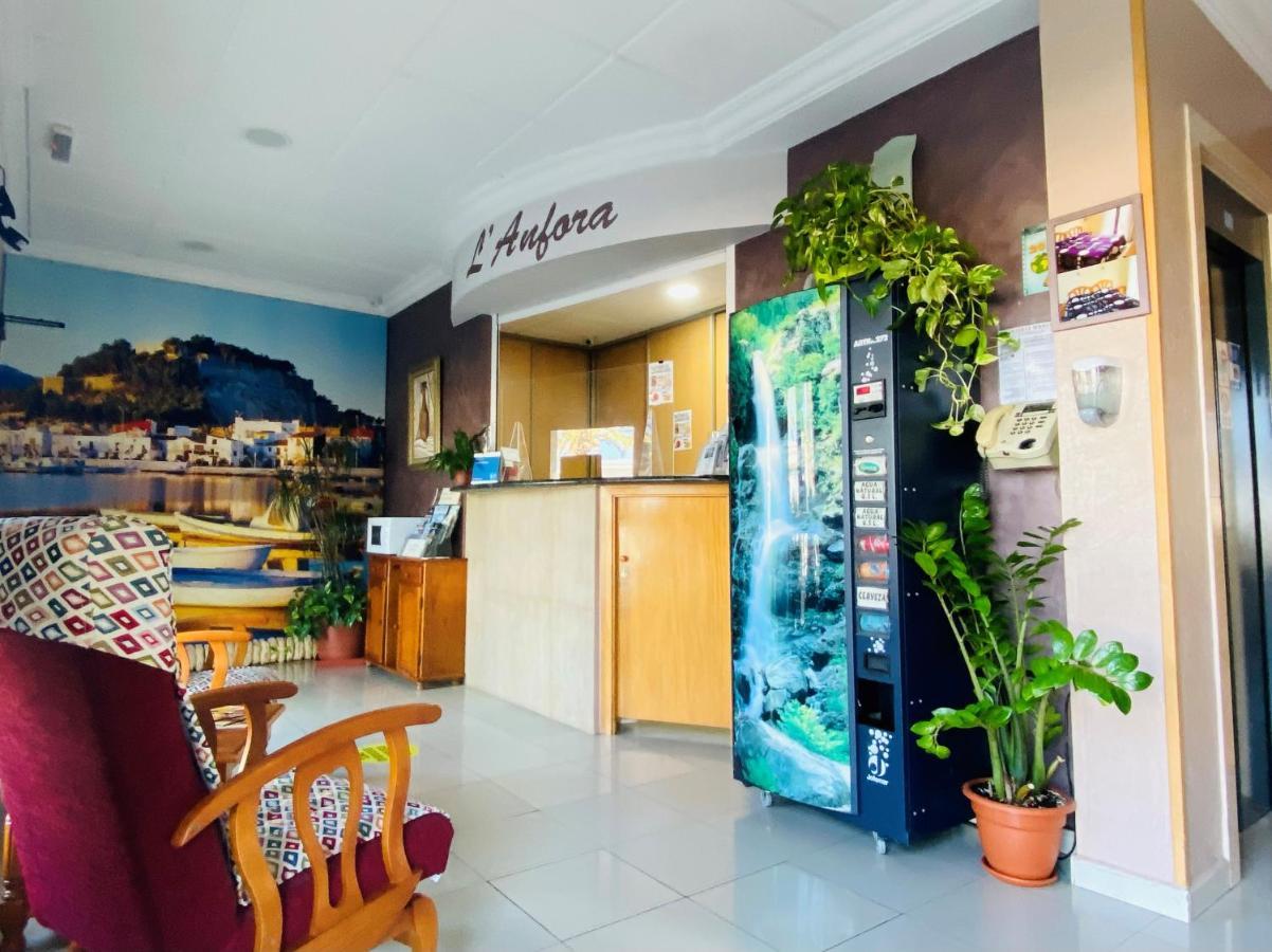 Hostal L'Anfora Dénia Exterior foto